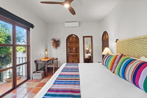 2 slaapkamers, een strijkplank/strijkijzer, gratis wifi, beddengoed