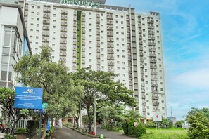 Front of property - OYO 93927 Apartemen Gateway Pasteur By Taufan (Cimahi)