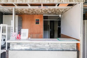 Reception - OYO 93927 Apartemen Gateway Pasteur By Taufan (Cimahi)