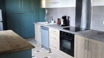 Frigorífic, microones, forn i placa de cuina