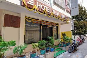 Exterior - iROOMZ Hotel Tejas Inn (Vijayawada)