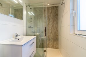 Shower - Vacation Home in Haarle near Hellendoorn (Haarle)