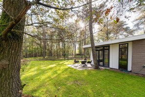 Outdoor dining - Vacation Home in Haarle near Hellendoorn (Haarle)