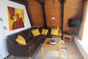 TV connectée, lecteur de DVD, livres