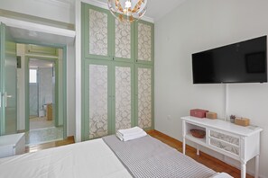 Departamento Premium, cocina, vista a la ciudad | Sábanas de algodón egipcio, ropa de cama de alta calidad y edredón 