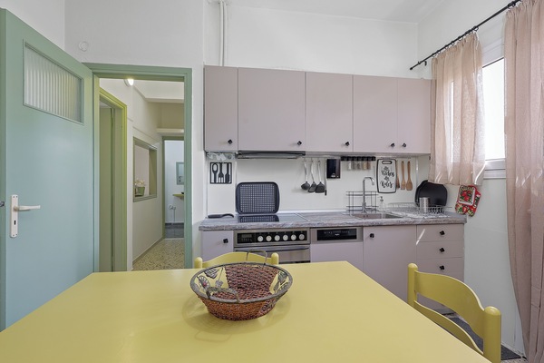 Refrigerador con freezer, microondas, horno, lavavajillas