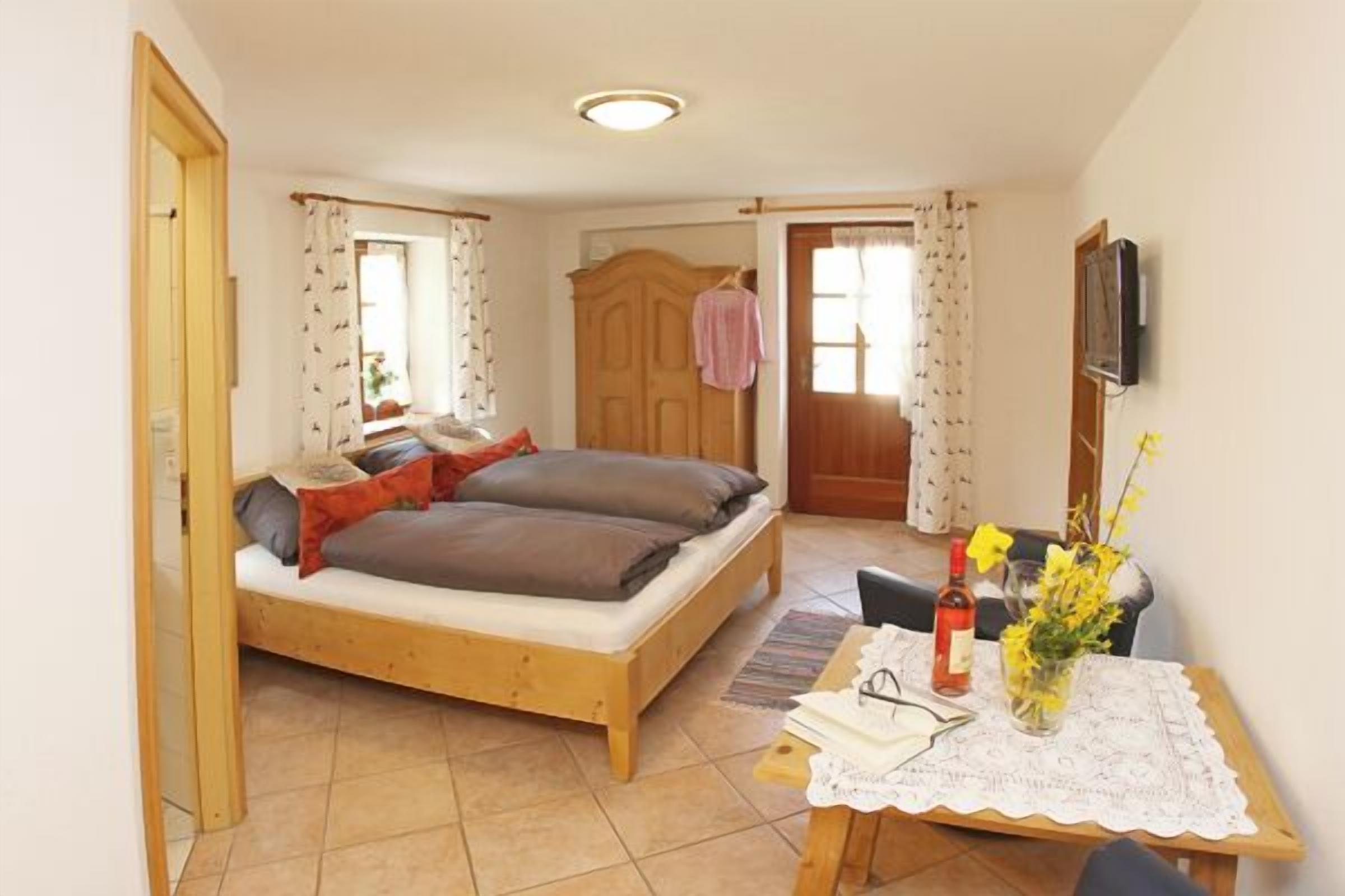 1 Schlafzimmer, Bügeleisen/Bügelbrett, Bettwäsche