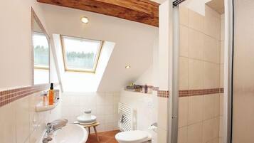 Dusche, Haartrockner, Handtücher