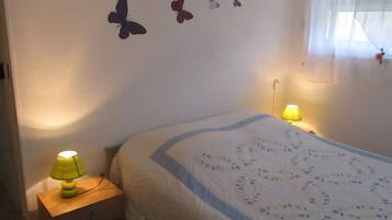 1 chambre, fer et planche à repasser, Wi-Fi, draps fournis