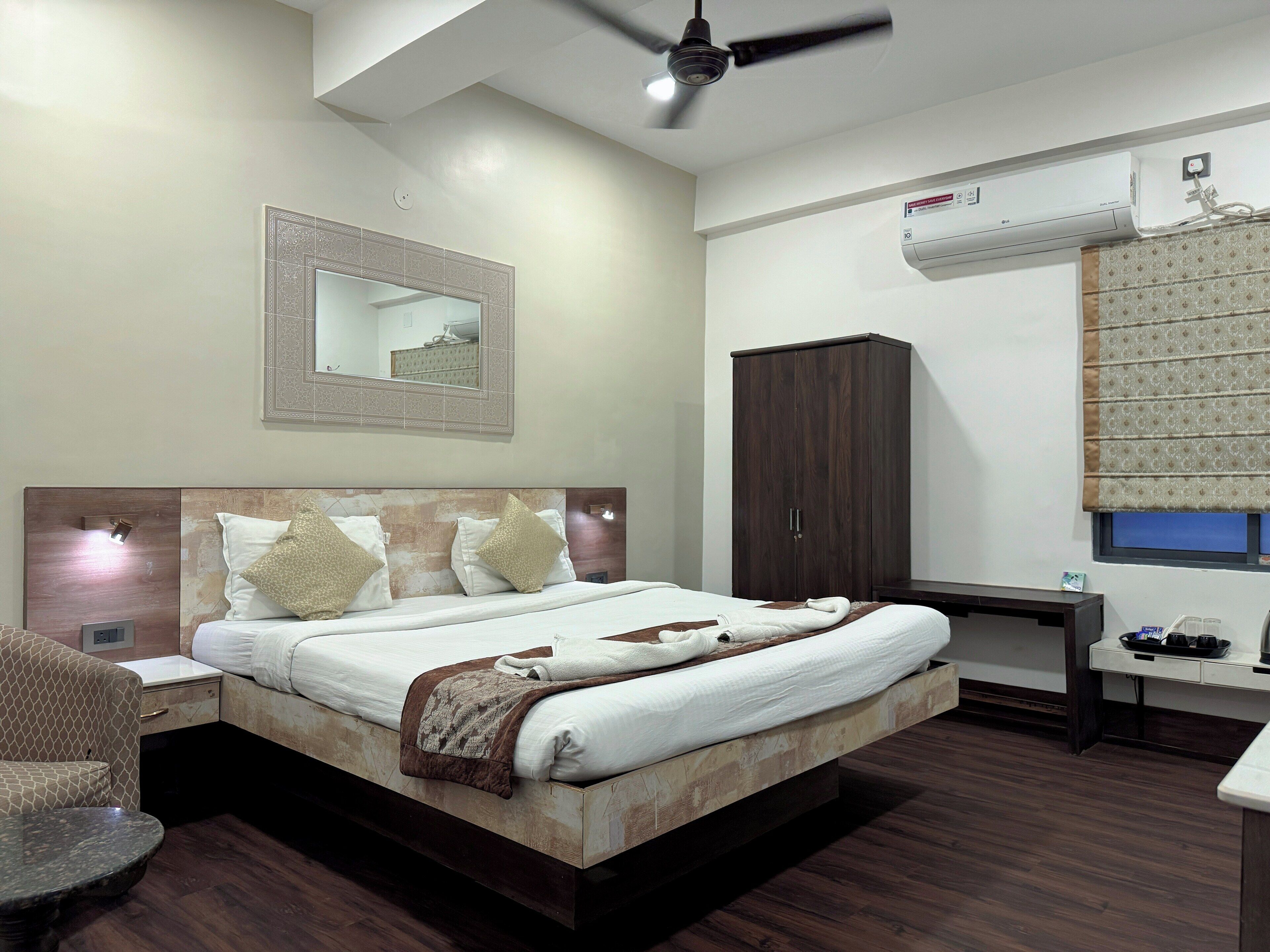 Luxury Room, City View