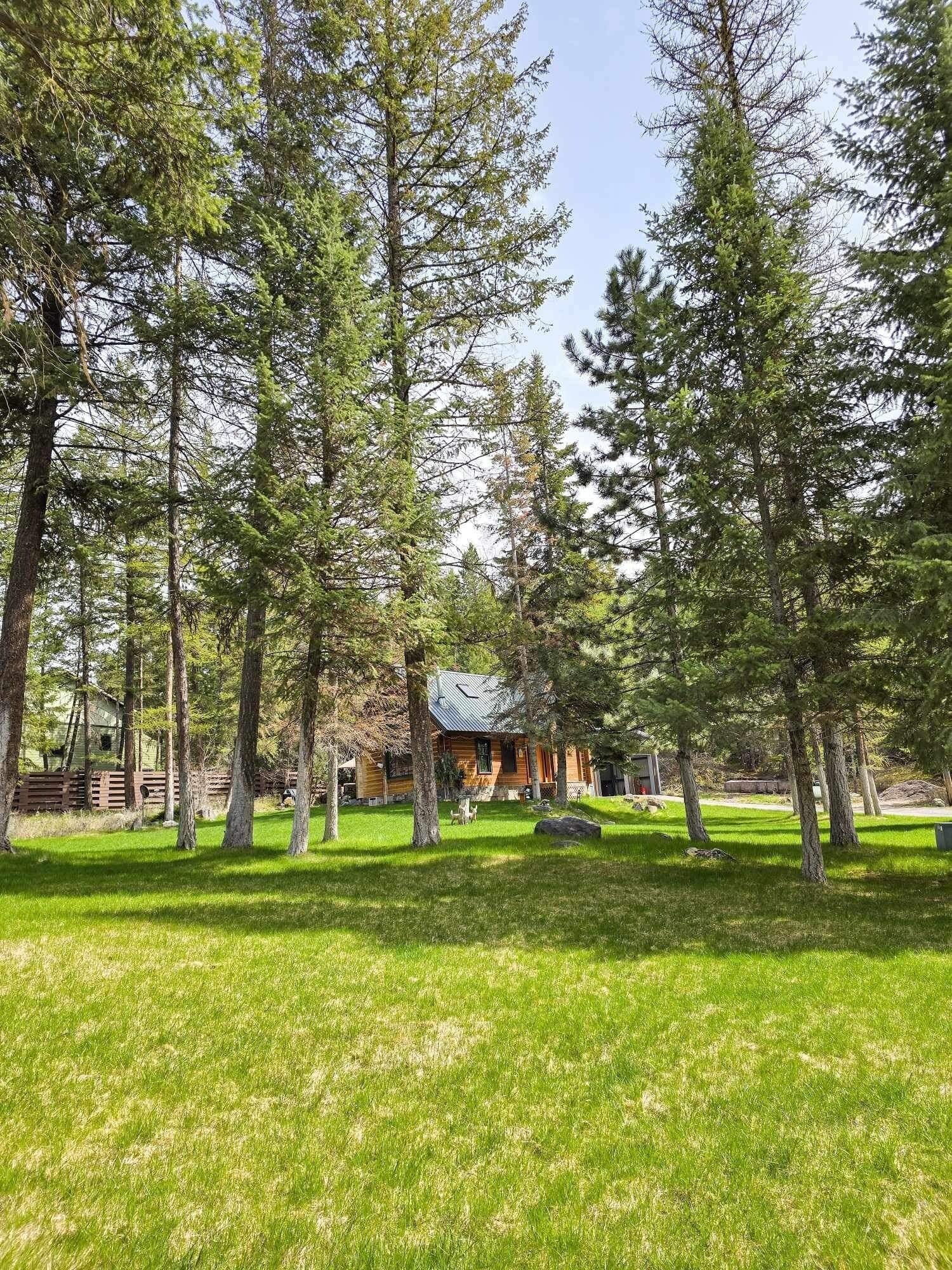 Lakeside rustic cabin 