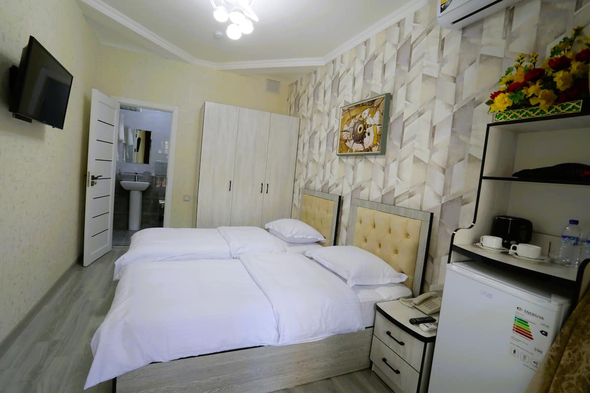 Chambre Standard Double ou avec lits jumeaux, vue piscine