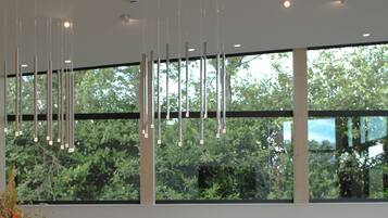 Desayuno continental diario (EUR 20 por persona)