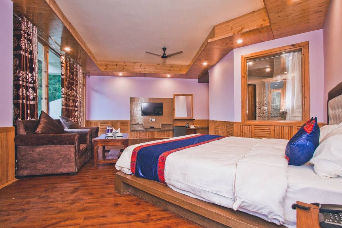 Exclusive Double Room | Soundproofing, WiFi (free), bed sheets