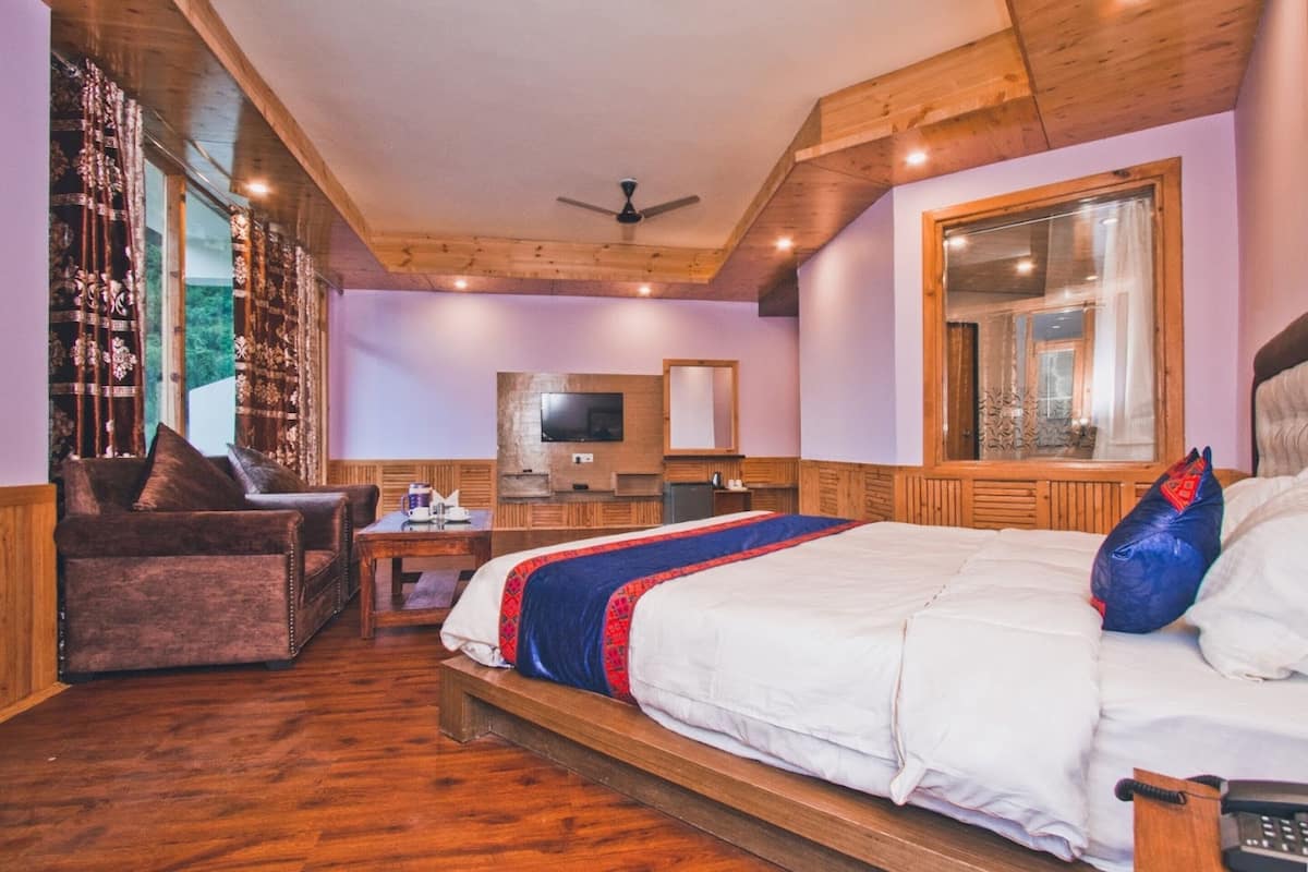 Exclusive Double Room | Soundproofing, free WiFi, bed sheets