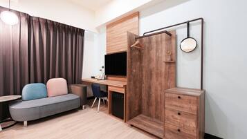 Deluxe Double or Twin Room | Individually decorated, individually furnished, free WiFi