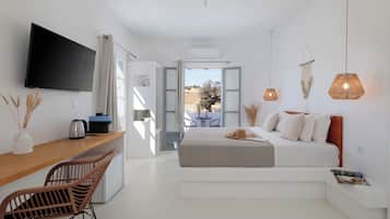 Standard-Doppelzimmer, Balkon, Bergblick | Zimmersafe, Bügeleisen/Bügelbrett, kostenloses WLAN, Bettwäsche