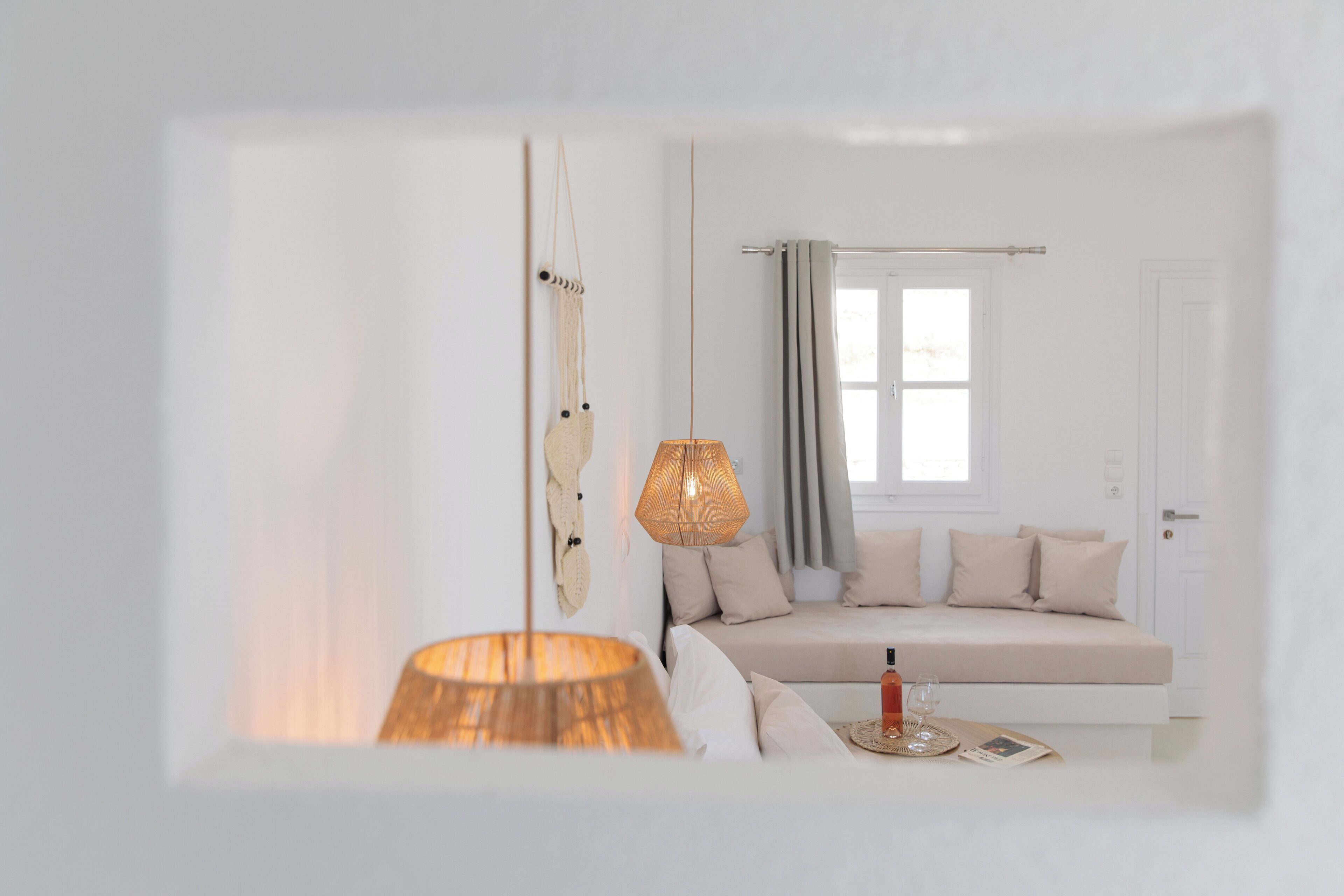 Suite, balcón, vistas al mar | Caja fuerte, tabla de planchar con plancha, wifi gratis y ropa de cama