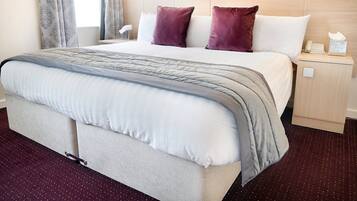 Habitación doble clásica | Escritorio, wifi gratis y ropa de cama