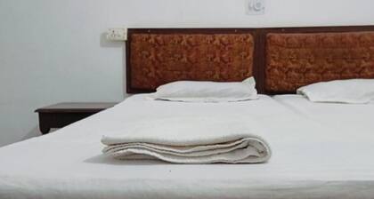 Goroomgo Casa Di William Khajuraho