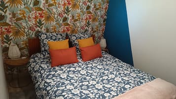 1 slaapkamer, een strijkplank/strijkijzer, wifi, beddengoed