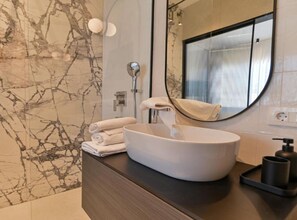 Villa (Five bedroom Villa with Terrace and S) | Bathroom | Shower, bathrobes, slippers, towels - Villa Olive (Okrug)