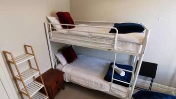 5 bedrooms, iron/ironing board, free WiFi, bed sheets