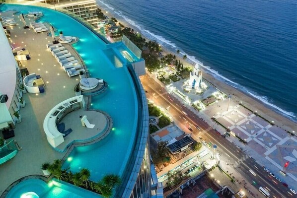 Rooftop terrace - LYN Panorama Beachfront Studio (Nha Trang)