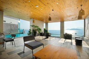 Terrace/patio - LYN Panorama Beachfront Studio (Nha Trang)