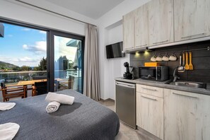 2 chambres, fer et planche à repasser, Wi-Fi gratuit, draps fournis