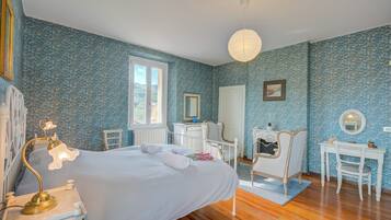 Villa Familiale, plusieurs chambres, 2 salles de bains (Elegant Historic Villa,Garden,few min) | 4 chambres, espace de travail pour ordinateur portable