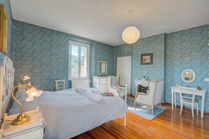 Villa familiar, varias habitaciones, 2 baños (Villa Tagini Timeless Elegance and) | 4 dormitorios y espacio para trabajar con un portátil