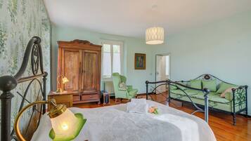 Villa familiar, 4 habitaciones, 2 baños, junto a la montaña (Villa Tagini 5 minutes from Stresa) | 4 dormitorios