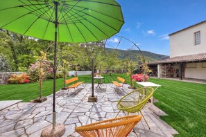 Villa Familiale, 4 chambres, 2 salles de bains, côté montagne (Villa Tagini 5 minutes from Stresa) | Terrasse/Patio