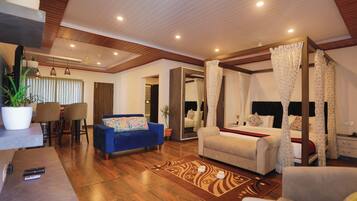 Executive Room | 1 bedroom, desk, laptop workspace, free WiFi