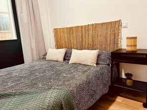 3 bedrooms, bed sheets