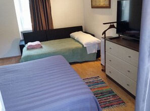 1 bedroom, cots/infant beds, free WiFi