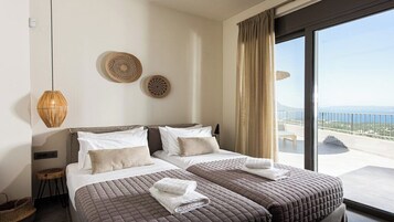 Deluxe Villa | 3 bedrooms, in-room safe, soundproofing, iron/ironing board