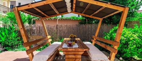 Huis (Six Bedroom Holiday Home) | Lounge