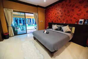 3 bedrooms, desk, iron/ironing board, travel crib - Family friendly Private villa with Private Pool near Jomtien Beach, Pattaya. (Muang Pattaya)