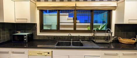 Fridge, microwave, oven, stovetop