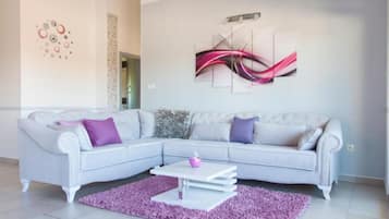 Villa (Villa Ava) | Sala de estar | Televisión de pantalla plana de 32 pulgadas con canales digitales