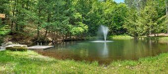 This cabin is a 1 bedroom(s), 1 bathrooms, located in Middle Grove, NY.