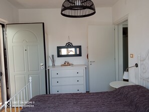 2 bedrooms, iron/ironing board, bed sheets - 2 Bedroom Villa in Fontane Bianche (Fontane Bianche)