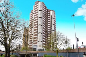 Apartment | Exterior - Lovely 2 Bed Apartment in Birmingham (Birmingham)