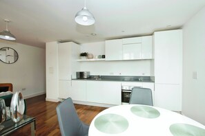 Apartment | Dining - Lovely 2 Bed Apartment in Birmingham (Birmingham)