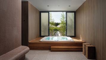 Sauna, poreallas, höyrysauna, vartalohoitoja, aromaterapiaa