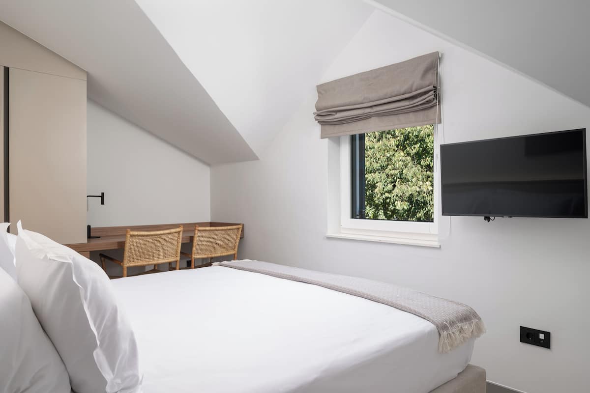 Duplex, 2 Bedrooms | 1 bedroom, in-room safe, desk, blackout curtains