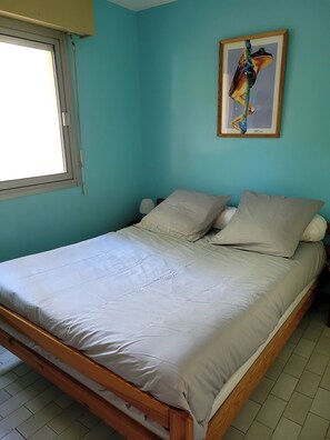1 bedroom, iron/ironing board, bed sheets - Bandol T2 vue Mer, Balcon, 5 min Plage (Bandol)