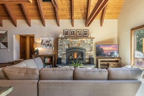TV connectée, cheminée